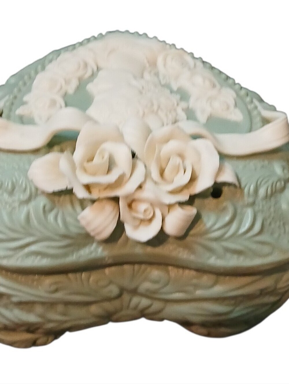 Vintage Ceramic & Faux Ivory Roses & Ladies Bust Jewelry Box Shaped Like A Heart - Picture 13 of 15